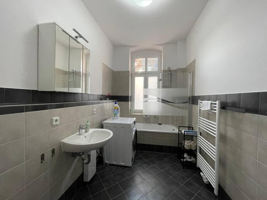 Lucky Stays Ls01 - Vollausstattung - Zentrum - Aufzug - Grosse Kueche - 2 Zimmer - Smart-Tv マクデブルク エクステリア 写真